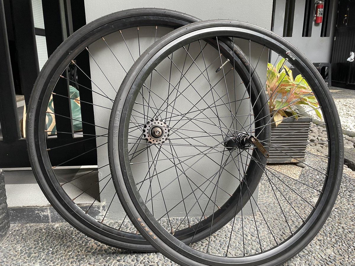men99o's tweet photo. Wheelset : 

rear gran compe araya - Rp 800,000

front novatech araya QR - Rp 300,000

Ambil semua 1jt

#fnfjb @FnFjb https://t.co/Svv3Rloibp