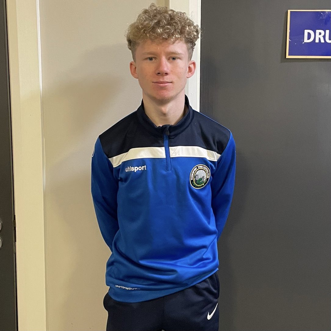 thepointfc's tweet photo. Warrenpoint Town u20s 1 - 1 @DgnSwifts u20s 

u18s player, Aaron Downey made u20s debut &amp; scored ⚽️ 

We also had another 3 u18s which played,  Evan McEnteggart, Stephen Reid &amp; James Clyde along with u16s player, Joel Reynolds  👏🏻 

#WarrenpointTown #FutureIsBright https://t.co/Q618nUegZa