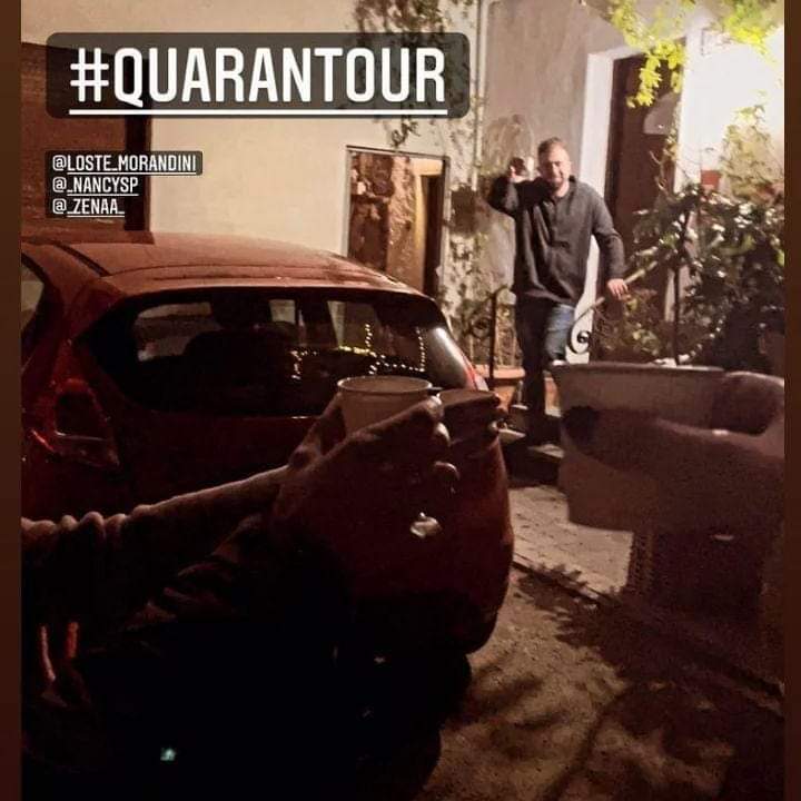 loste__m's tweet photo. Trovateli voi degli amici che vi vengono a trovare con un #unicum al primo giorno di #quarantena. E che rispettano pure il distanziamento e tutto. Che cuori ♥️ 
#friends https://t.co/nuHHtHfsU0
