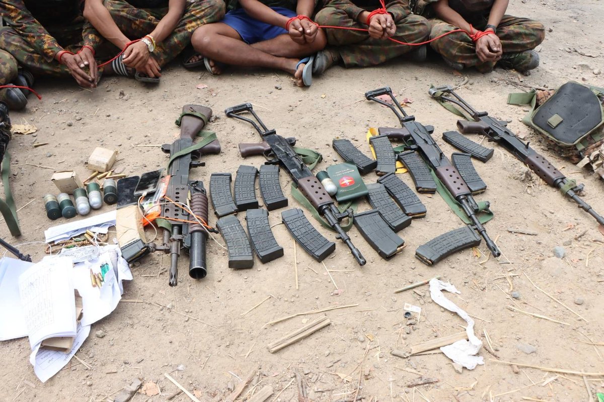 IrrawaddyNews's tweet photo. Seven Myanmar junta troops including a senior commander were captured by the People’s Defense Force and the Karen National Liberation Army during a clash in Lay Kaw Kay, in Karen State’s Myawaddy Township, on Dec. 30. (Photos: PVTV) #WhatsHappeningInMyanmar https://t.co/mLMRlcpEig