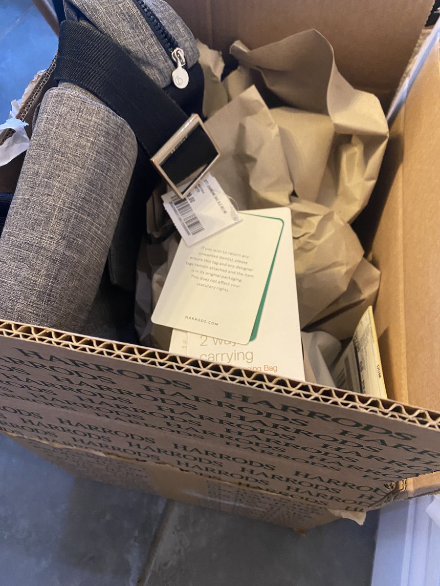 Gemmalousmith's tweet photo. This arrived yesterday, I was so excited but left so Absolutely disgusted &amp; upset at @Harrods @HarrodsService ! @StokkeBaby 
I’m so shocked at what they sent. This supposedly brand new baby bag has CLEARLY been used.
A well warn stokke metal tag.
Dirty inside.🤢
Holes underneath. https://t.co/agbvP6xJip