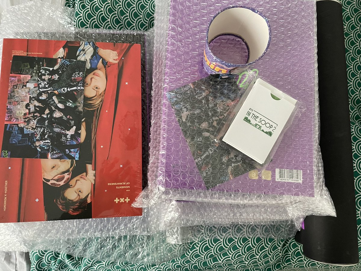 LyasGO's tweet photo. Un colis de @HARU_GOs est arrivé aujourd’hui ! J’envoie les mails sous peu 🥰 https://t.co/EZkRsEQVfA
