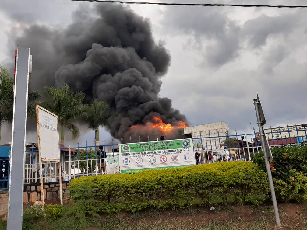 RT @NewTimesRwanda: JUST IN: Fire guts Wakanda Bar located at Kabeza market.

More details to follow. https://t.co/tIKZfmfE6n