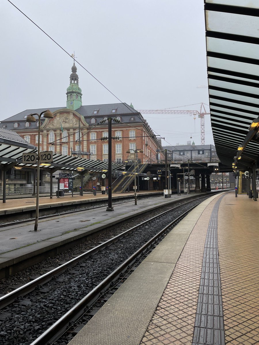 PerfectaLatitud's tweet photo. Another day, another train 🚆 #dimamarca https://t.co/QtPcXFnfLu