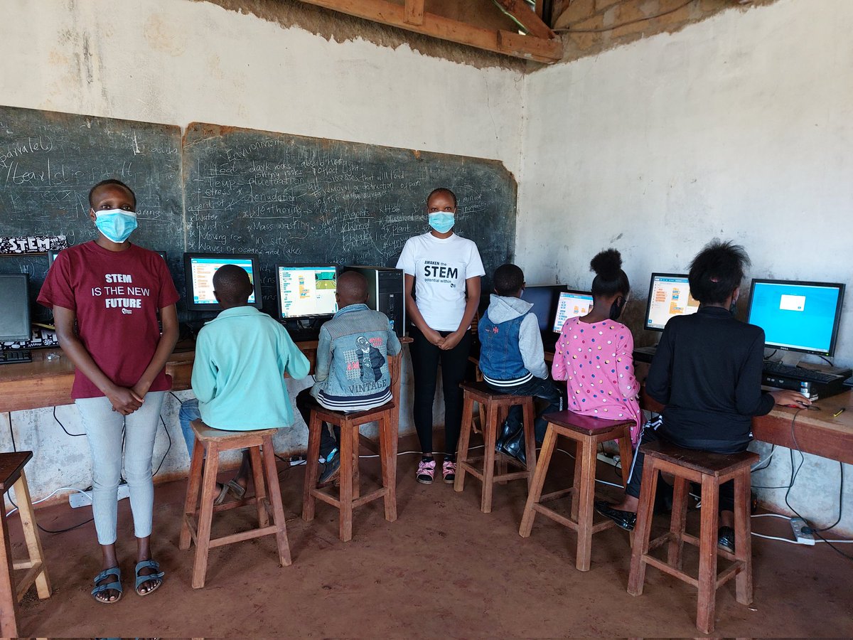 DadaStem's tweet photo. children need the freedom to appreciate the infinite resources of their hands,eyes and ears.And believe that,they are very capable.
Session 2.
#stemweek
#stemeducation
#stemforkids
#kidscoding
#kidscodingclasses
#womeninstem
#womenintech
#stemeducation https://t.co/7nMxj0PFTw