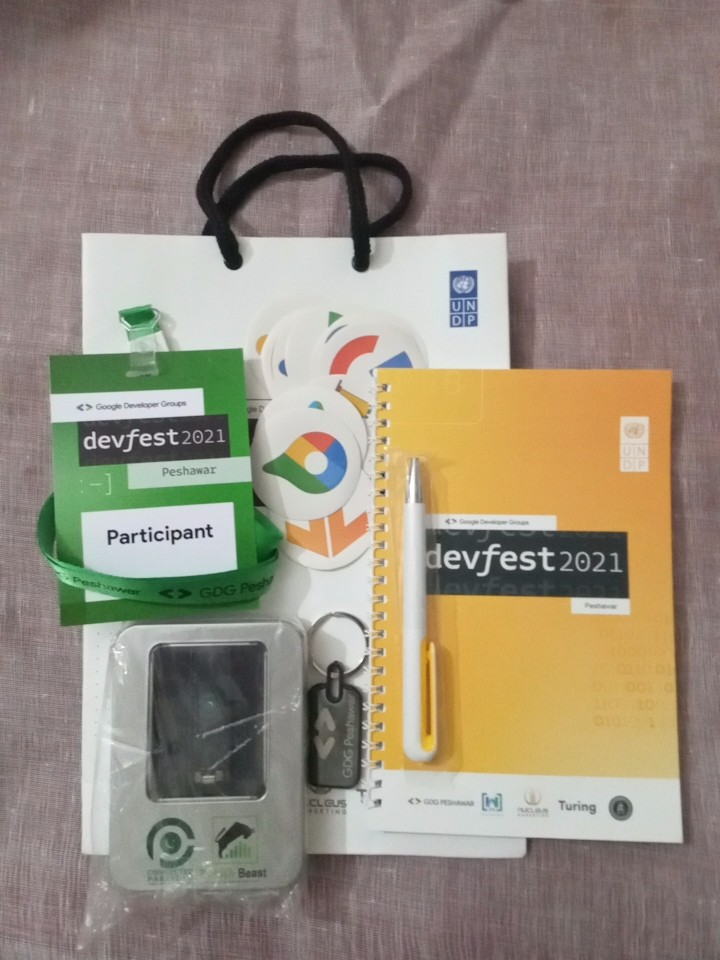 scholarali's tweet photo. There is no doubt that we have learnt a lot from the speakers. I was rewarded a USB in response of answer correctly. Human can only try their best. Anyway, @GDGPeshawar thank you so much for giving us the opportunity to learn. #gdgpeshawar #DevFest2021 #INUPeshawar https://t.co/SdVgt3vIhH