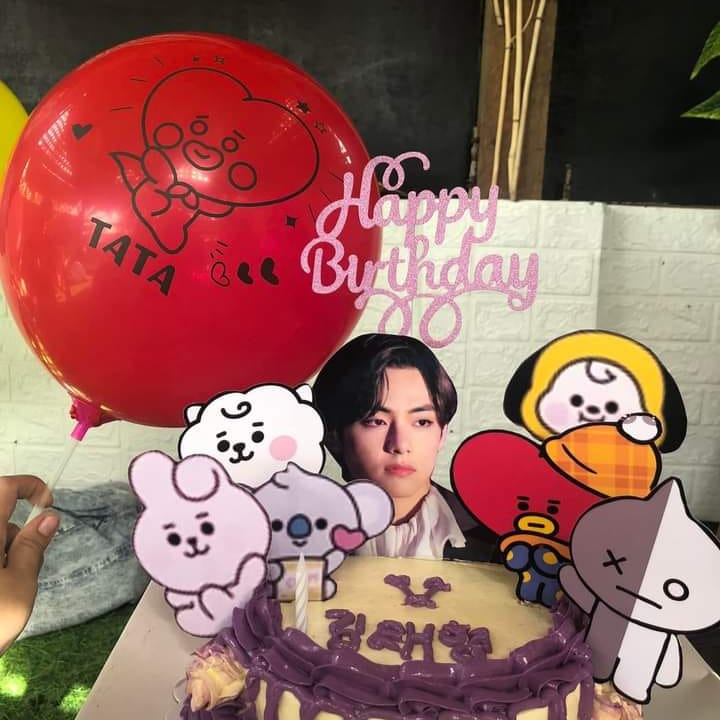 422Cendi's tweet photo. Celebrating Taehyung's Birthday 🎂
#HappyBirthdayTaehyung #TAEHYUNGDAY #BTSV https://t.co/MigKMNUntp