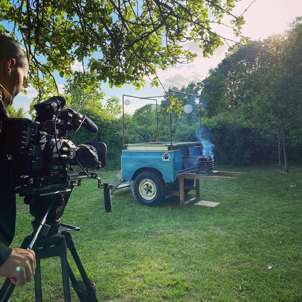 maxreestore's tweet photo. How could I not include a shot of me topless in a tabloid soaking in the Land Rover hot tub in my #topnine 😂😂😂

I absolutely loved filming THE WEEKEND WORKSHOP with @ZoePocockRocks 🙏🏼

#upcycling #landrover #defender #landroverdefender #landroverhottub #hottub https://t.co/m4Tc9GReJU