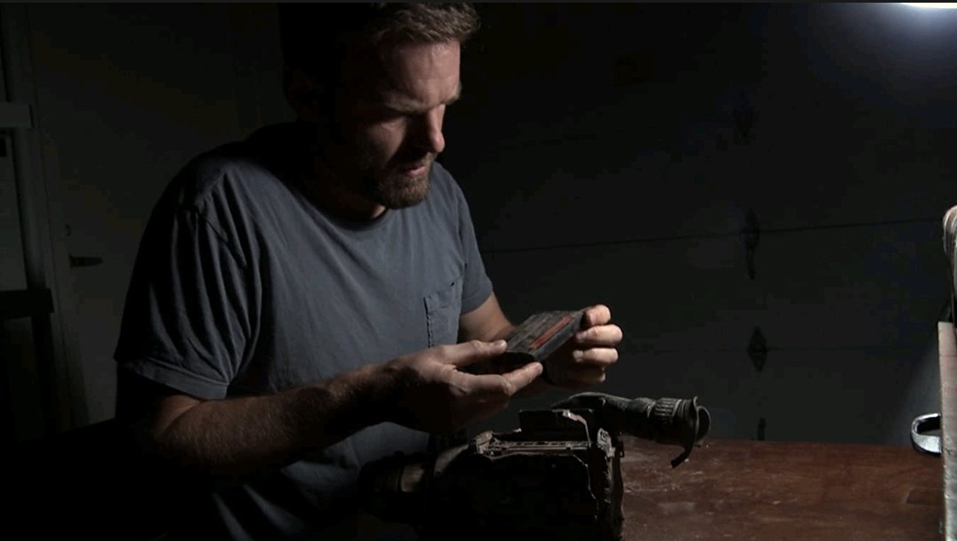 HideClapHorror's tweet photo. distintas, para crear una atmósfera de confusión y superstición a su trama, lo que me parece muy acertado.
Sin ser la mejor película found footage, se ha ganado a pulso ser una de las más conocidas.
#PhoenixForgotten https://t.co/jsSbbVs13R