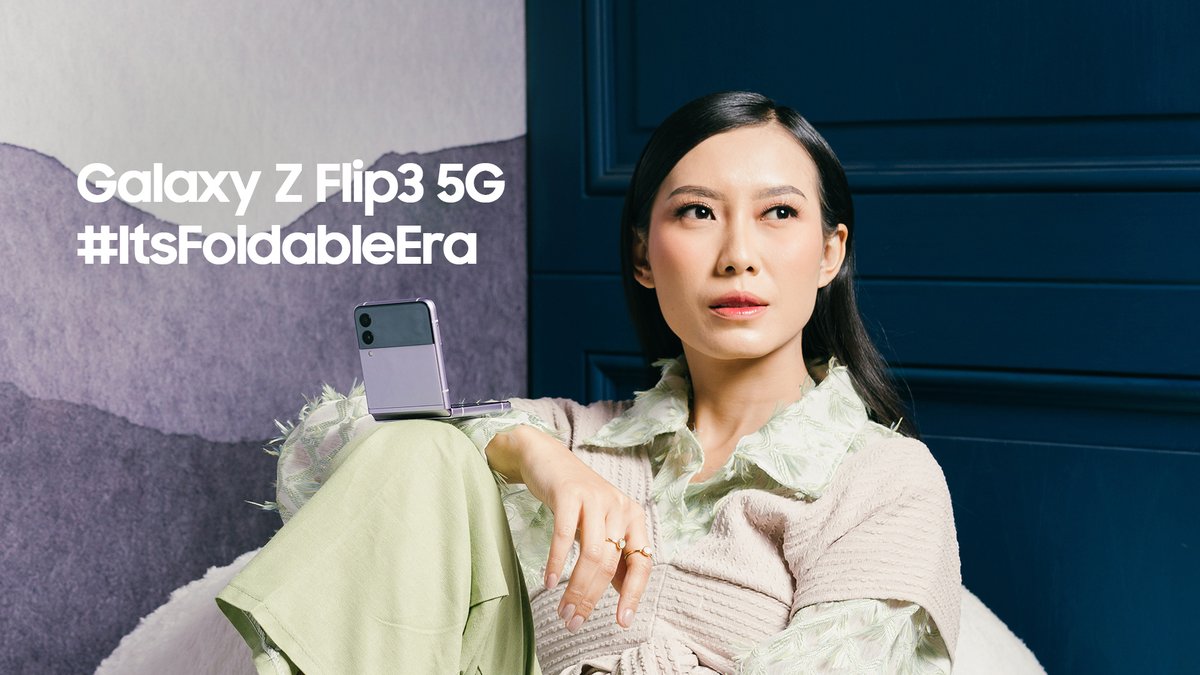Retweet this tweet if you want to try to experience our new  #GalaxyZFlip3 5G, #ItsFoldableEra don’t miss a new flippin’ upgrades that can blow your mind! Style expressively &amp; escalate your activities now!

Shop at spr.ly/GalaxyZFlip35G