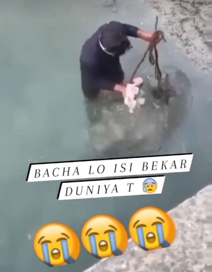 Sawan03340454's tweet photo. Shame and Disgrace to society!
How shameless a human being can become and how they can kill an innocent new born girl.
#save_Girl
#बेटी_बचाओ https://t.co/IcKwGQ2PEP