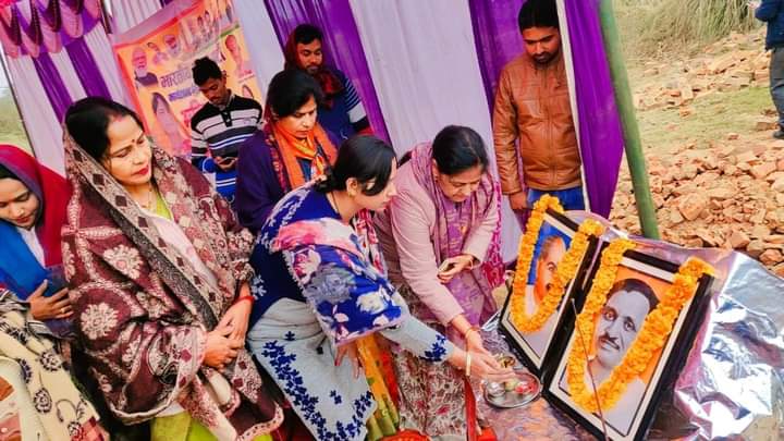 SeemaBjp4up's tweet photo. प्रतापगढ़ के सदर विधानसभा की महिला कार्यशाला की बैठक में मुख्य अतिथि के रुप में उपस्थित हुई।

@BJP4India @BJP4UP https://t.co/rhDmepjUU5