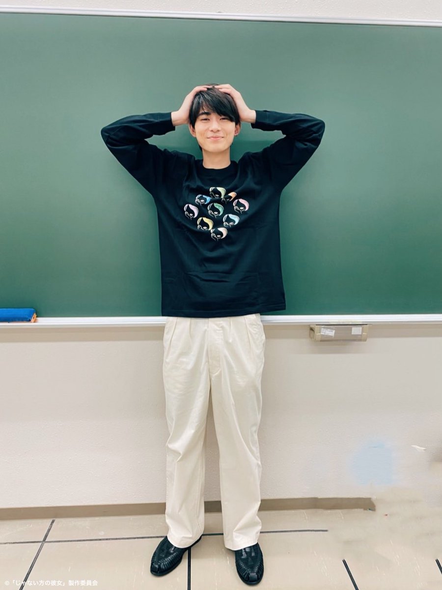 tx_janaiho's tweet photo. ／
#じゃない方の彼女 
最終回見逃し配信中💘
https://t.co/YdgHGL9CXk
＼

こちら #東野絢香 さんと
#豊田裕大 さんの
クランクアップ写真📷(監督と👍)

ほろ苦かった彩菜と誠の
恋愛模様でしたが…😭💔
大学生チームとして現場を
明るくしてくれたお2人でした✨ https://t.co/bF2RkuL5li