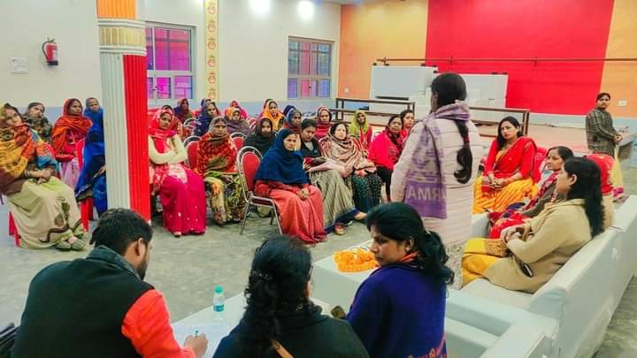 SeemaBjp4up's tweet photo. आज प्रतापगढ़ के विश्वनाथगंज विधानसभा की महिला कार्यशाला की बैठक में मुख्य अतिथि के रुप में उपस्थित हुई।

@BJP4India @BJP4UP https://t.co/GEDMqGyT22