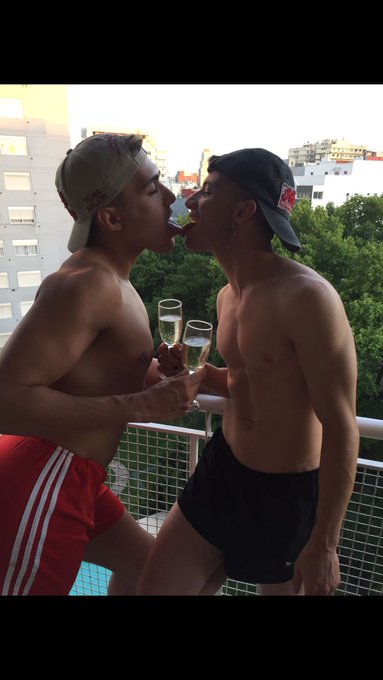 3 pic. Hola Amores soy Ayun el chico de latin leche?Agreguenme y RETWEETEENME?

Videos Con Mi Primo Cojiendo