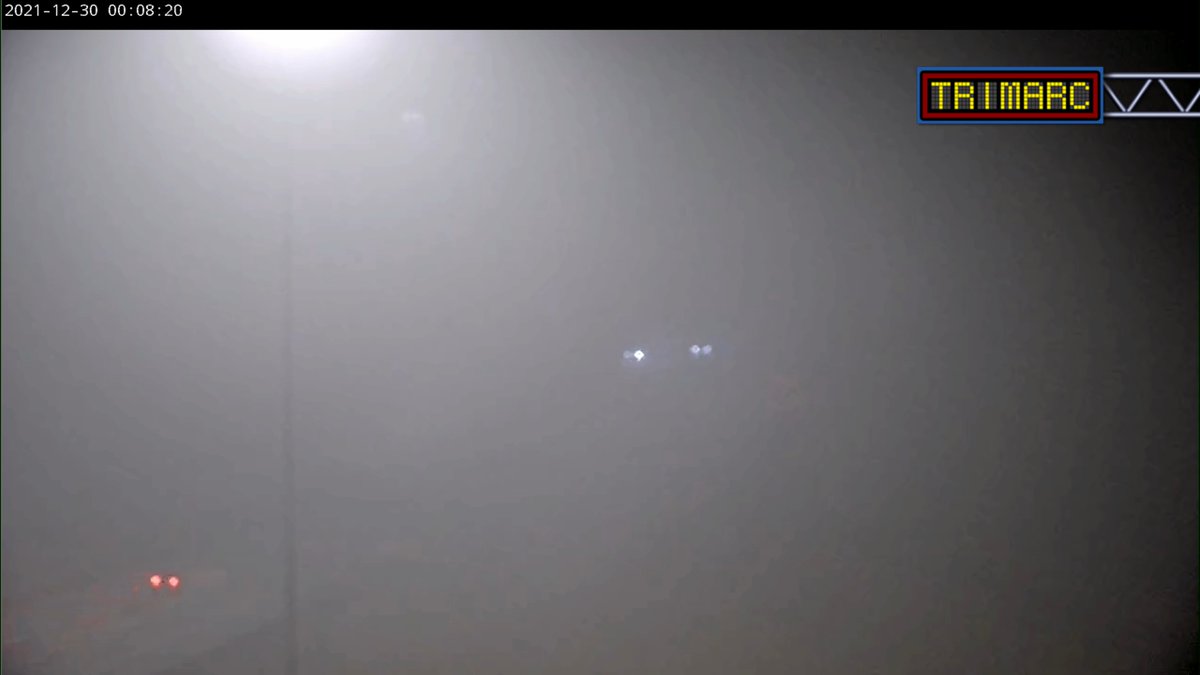 WLKYMoRose's tweet photo. TRAFFIC ALERT: Dense fog over I-65 in Hardin and Bullitt Counties has visibility down to under a mile in some spots. Increase the space bubbles and slow down this morning on the roads! #Fogsweats #WLKY #Traffic #Knowbeforeyougo https://t.co/QlCVhI9G5S