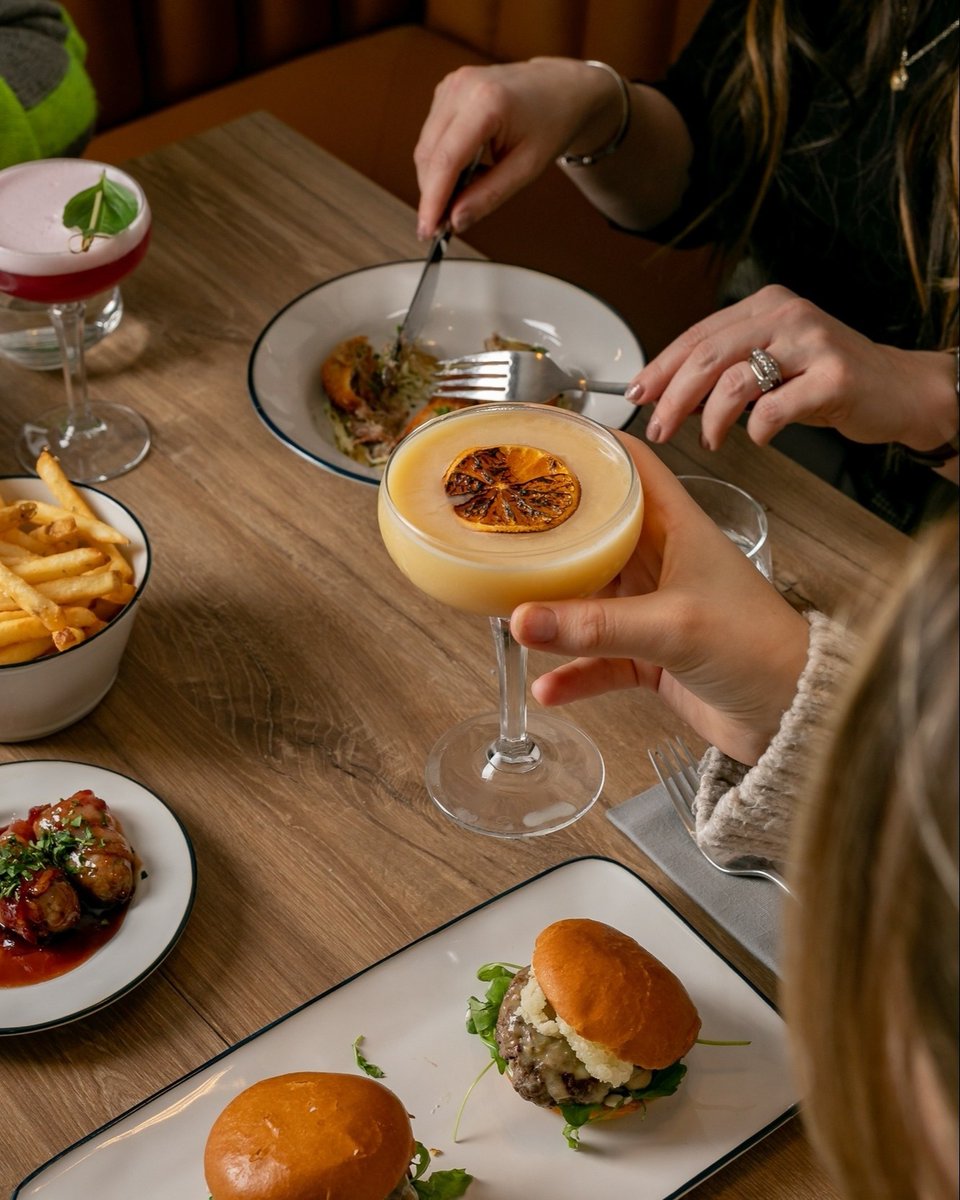 🌟If you know someone whose year is 2022, tag them!🌟

Raise a toast to that with our delicious Egg Nog Margarita with Volcan De Mi Tierra, Advocat &amp; Spice🍹✨ just a 5 minute walk from the centre of Worthing 🥂✨

baysidesocial.co.uk