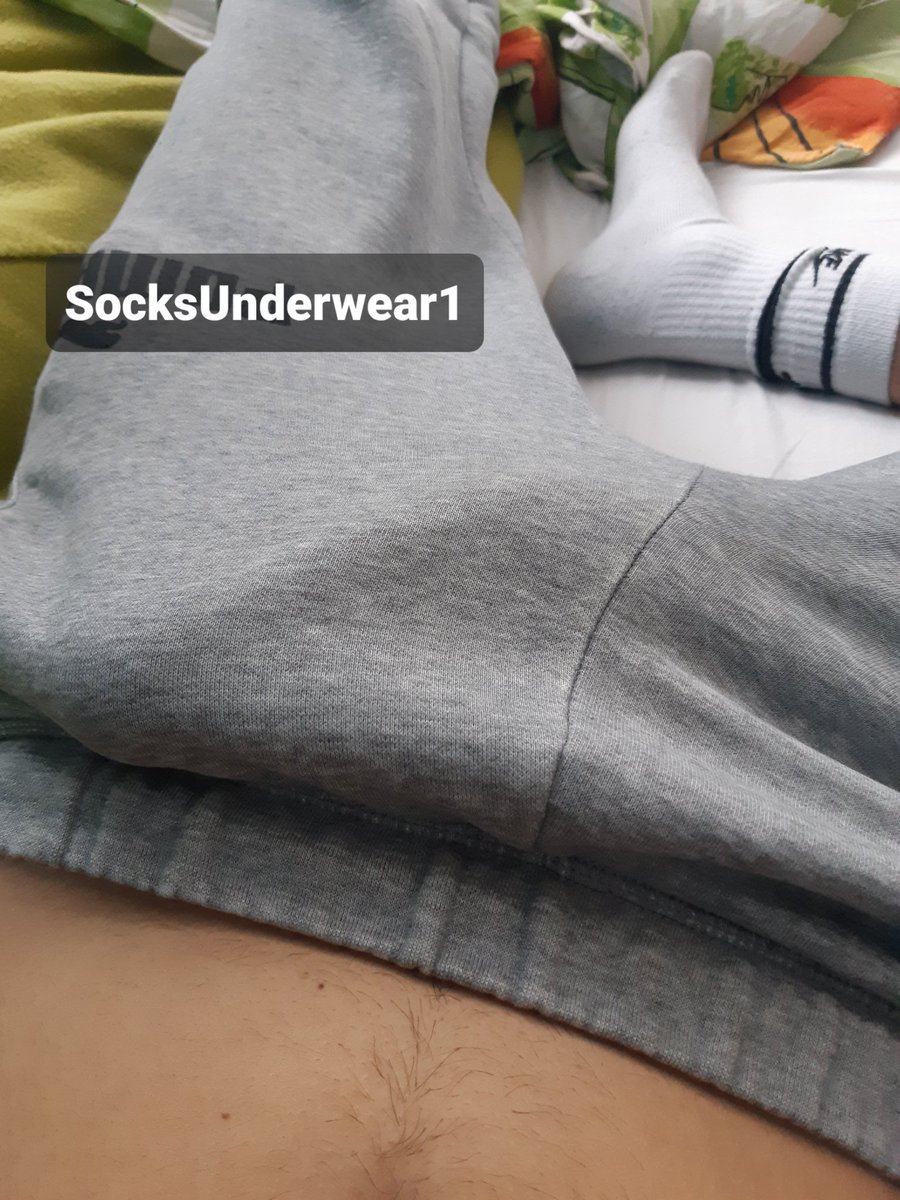 SocksUnderwear1's tweet photo. Goodmorning https://t.co/YIyJUMR8Vk