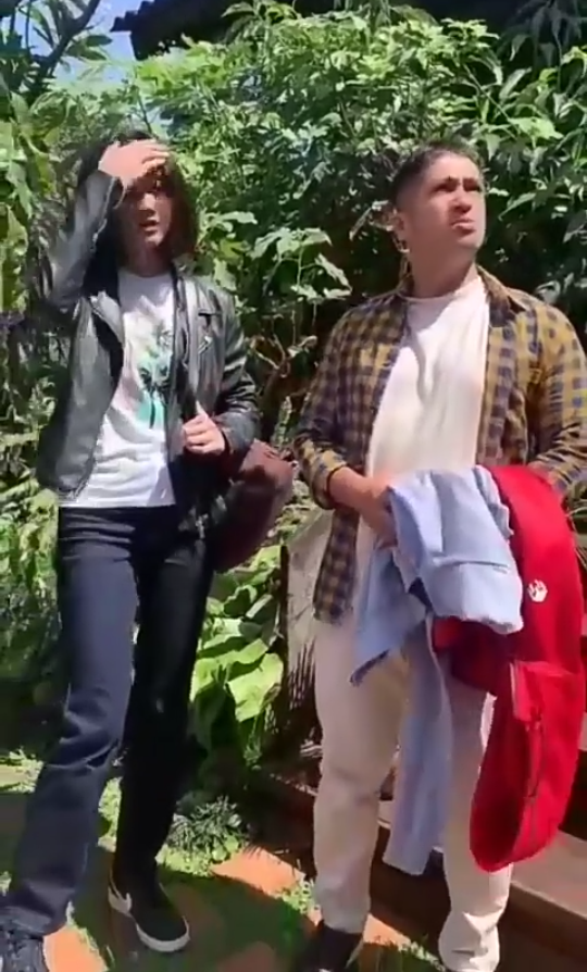 Gk tau knp,gue kepo bgt sama si amel,sampe2 kuota jebol ngubek2 soal dia 😁😅😆 ,btw dia tinggi bgt 😲😲😲 #melamilia #amelamelia #miripnikeardila