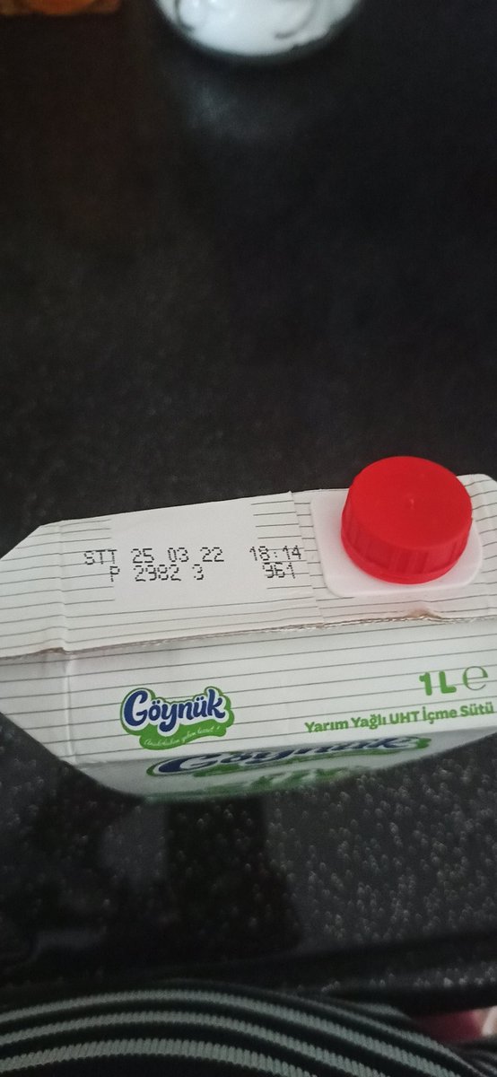 Sevgili <a href="/HakmarMarketler/">Hakmar Alışveriş Merkezleri</a>  <a href="/hakmarexpress/">Hakmar Express</a>  acaba bu sutleri, süs diye vitrine koymak için mi satıyorsunuz ?.  Bu parti nolu urunlerinizin kapakları açılmıyor hiçbir şekilde.! Bu üçüncü paket ve ücündede aynı sorun.Müşteri şikayet hatlariniza da ulaşılamıyor.