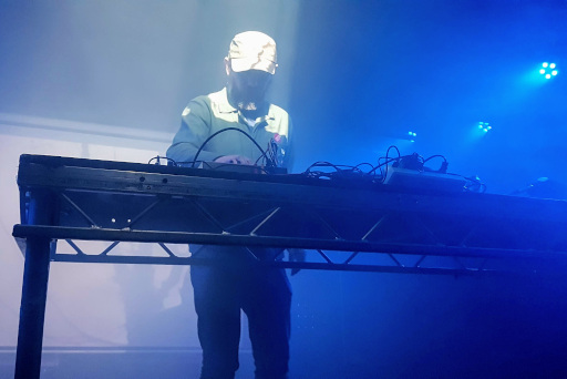 dsoaudio's tweet photo. NEW! Gig Review: Pye Corner Audio/Alice Hubble - Electrowerkz, London - 16 December 2021
"I began to relax, feeling myself getting drawn into the rhythms" - Rob Dyer
https://t.co/9MNubw4osp
#pyecorneraudio #martinjenkins #alicehubble #happyrobots #dsoaudio #electrowerkz https://t.co/ckwjpILmTI