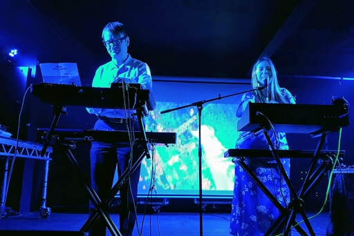 dsoaudio's tweet photo. NEW! Gig Review: Pye Corner Audio/Alice Hubble - Electrowerkz, London - 16 December 2021
"I began to relax, feeling myself getting drawn into the rhythms" - Rob Dyer
https://t.co/9MNubw4osp
#pyecorneraudio #martinjenkins #alicehubble #happyrobots #dsoaudio #electrowerkz https://t.co/ckwjpILmTI