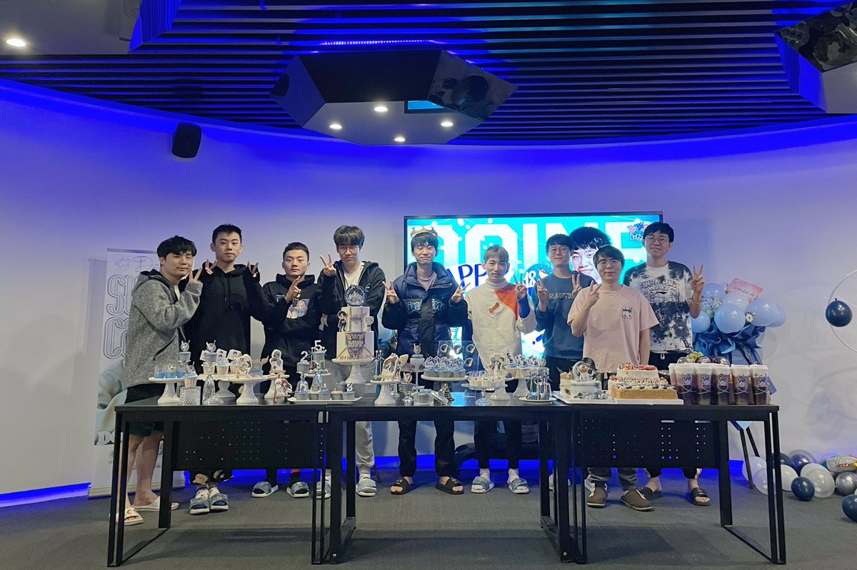 Doinbmid's tweet photo. Happy DOIND day 😍 https://t.co/I1eK4UdjUv