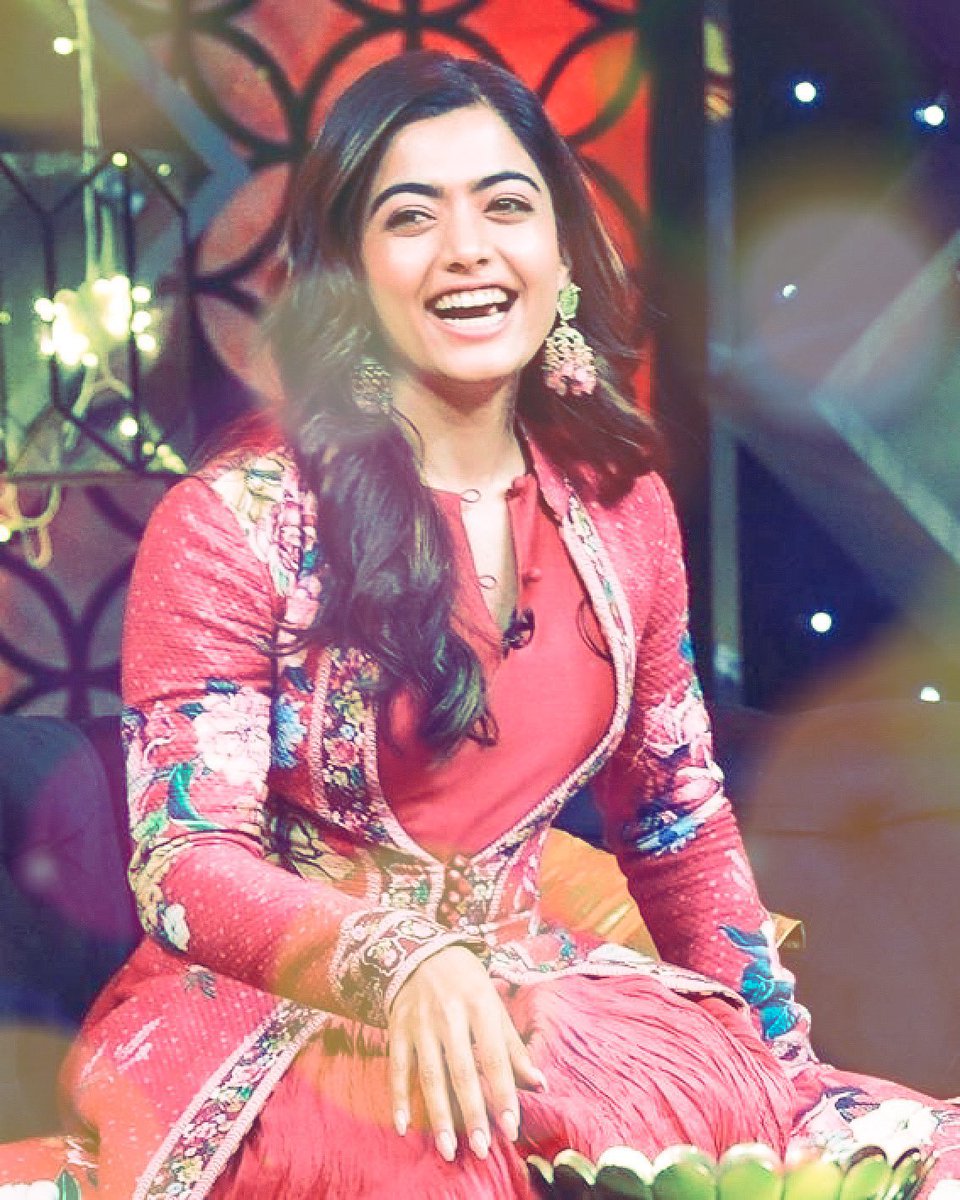 LoveRashmika's tweet photo. In “ Unstoppable ”

💕💞 @iamRashmika 

Celebrating #5GloriousYearsOfRashmika 🎉

#RashmikaMandanna ✨ https://t.co/FmkrNeTyWV