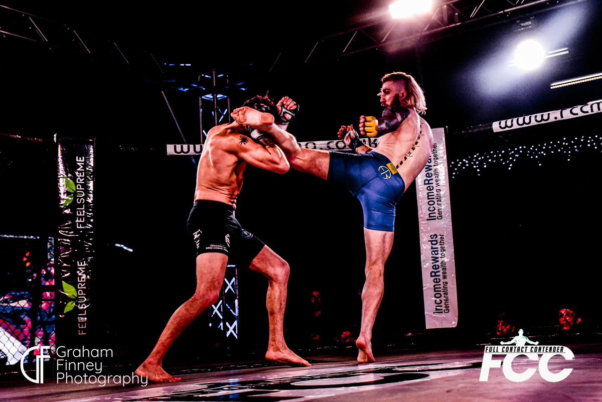 JDCmma_'s tweet photo. Aus to U.K! 🇦🇺🇬🇧 I seriously can’t wait to get back in there! Aiming for March 💪🏼 Massive thanks to these two, @nextgenmmalpool and @ellis155 the two masterminds behind my improvements and what lead to a clinical performance ! #mma #bjj #brazilianjiujitsu #mixedmartialarts #ufc https://t.co/eK4uU4ksQ7
