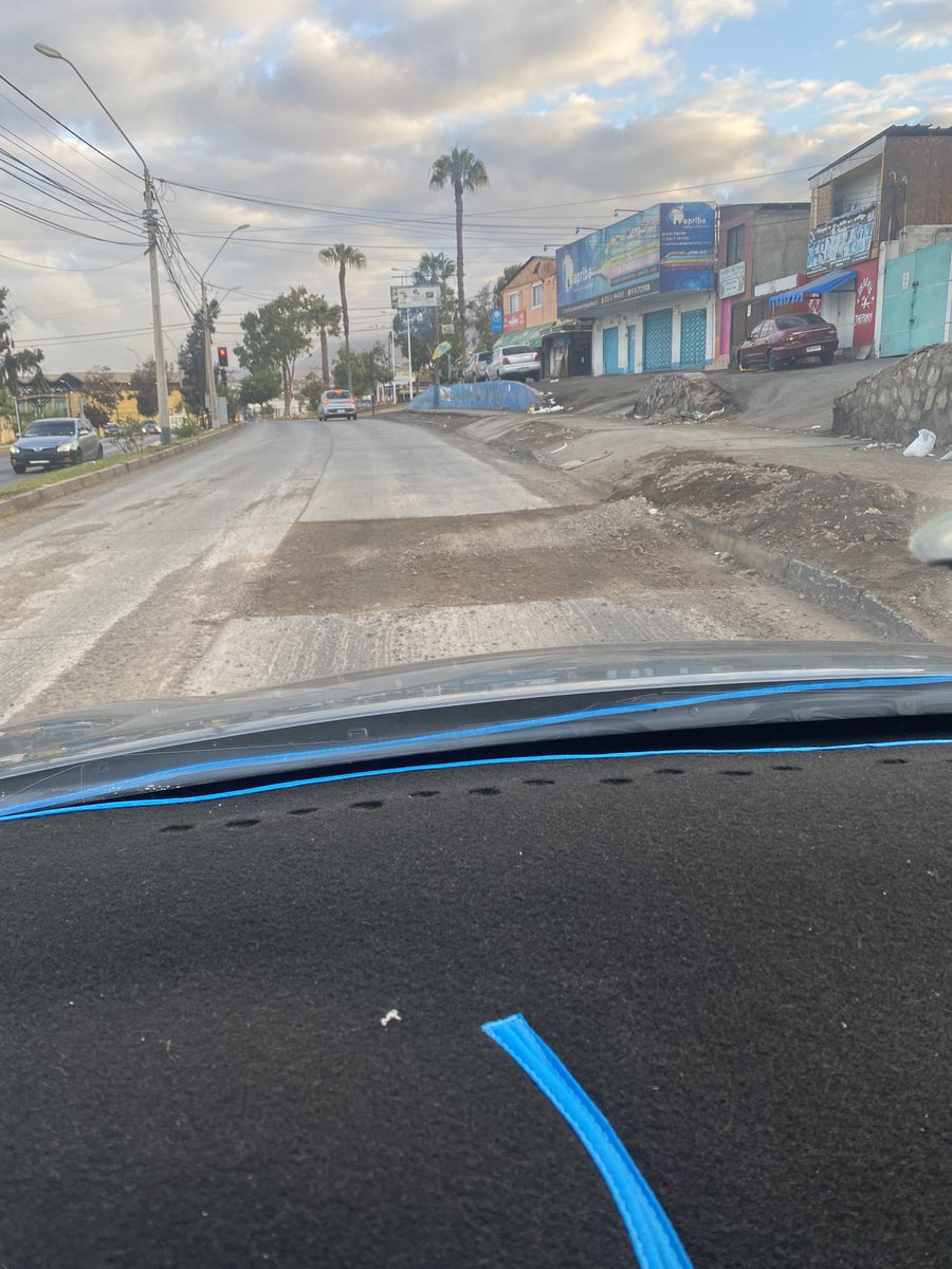 wasalufa's tweet photo. @haroldrivasm favor nos puedes apoyar haciendo un llamado a @Aguas_Antof que cada vez que hagan un arreglo dejen pavimentado… esto es de ayer en Rendic llegando a Industrial… y las últimas semanas te podría nombrar muchas calles más https://t.co/k6wicpL8yf
