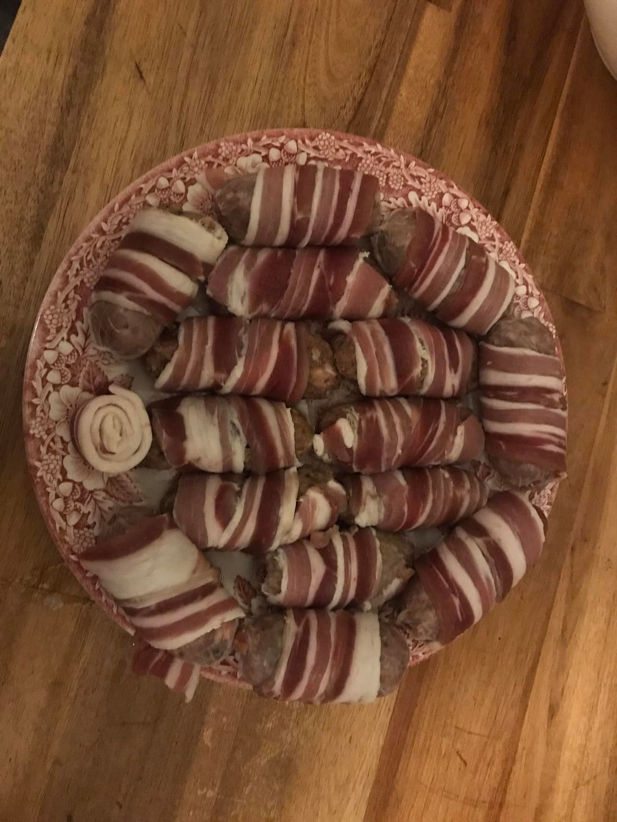 OxfordPig's tweet photo. Oh yes it's #OSBPork. Our supporters know how to tantalise your tastebuds. @NatalieRevett homemade #OSBPork pies and #OSBPork pigs in blankets prepared with homemade and home brewed ale #OSBPork Sausages wrapped with home cured #OSBPork bacon #ExploreOSBPork #OSBPGCharity https://t.co/bUxUVY544B