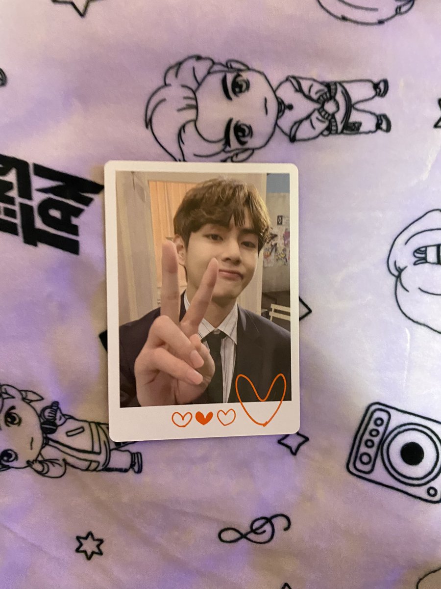 _b2gether_'s tweet photo. BTS PTD ミニフォト 交換

譲 テヒョン SP  (画像のもの)

求 テヒョン ① ③ ④ ⑦ ⑧ のいずれか

最低限のマナーのある梱包をしていただき、郵送希望です。
最後まで責任を持ってお取り引きいただける方で条件の合う方、リプ･DMよろしくお願いします！！

 #BTS交換  #ミニフォト交換 https://t.co/kgDG3DmAvH