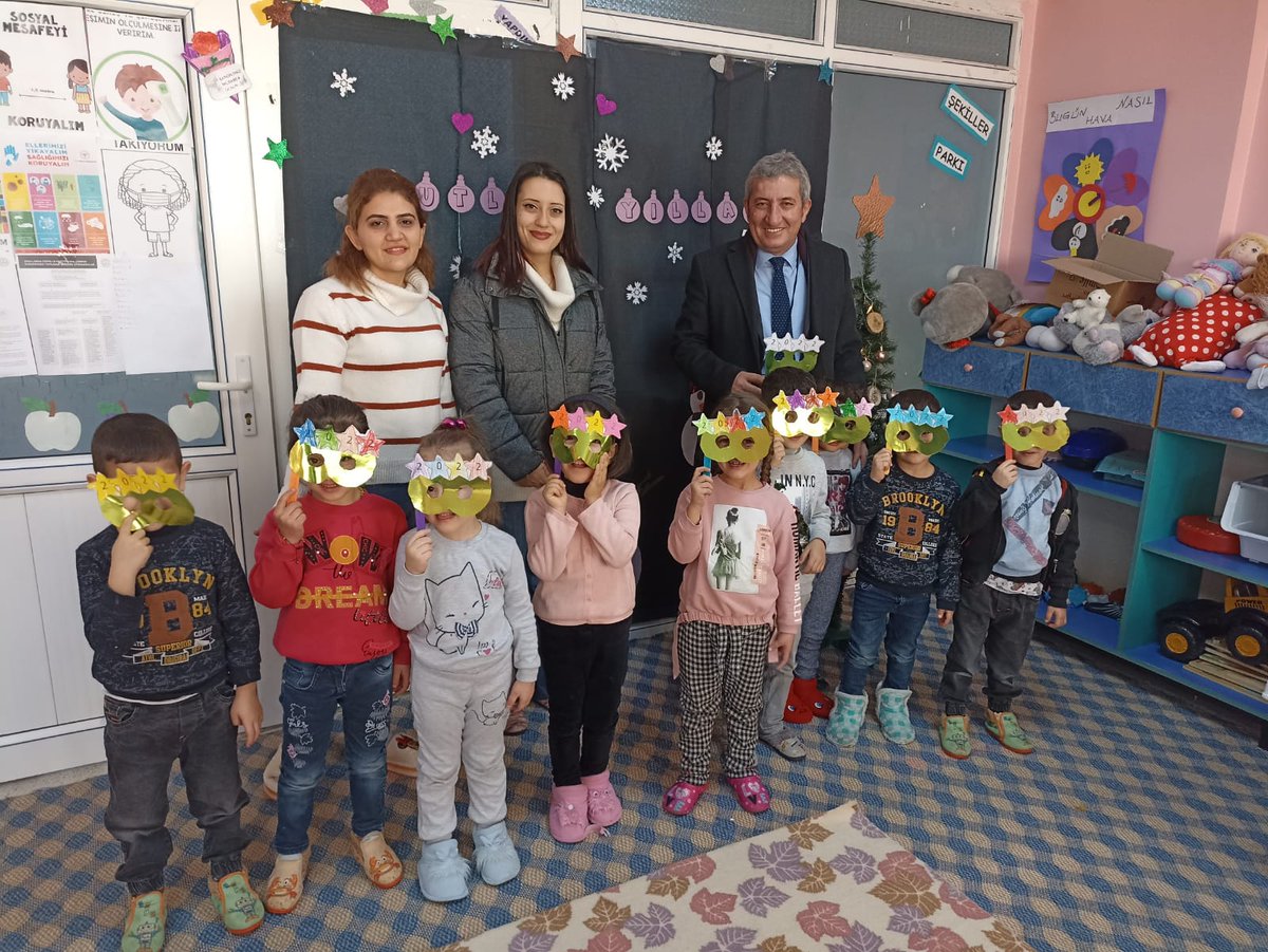 mem_eruh's tweet photo. İlçe Milli Eğitim Müdürümüz Sn Mehmet ÇİFTÇİ Yunus Emre Anaokulunu ziyaret etti. https://t.co/GYt94dmNES