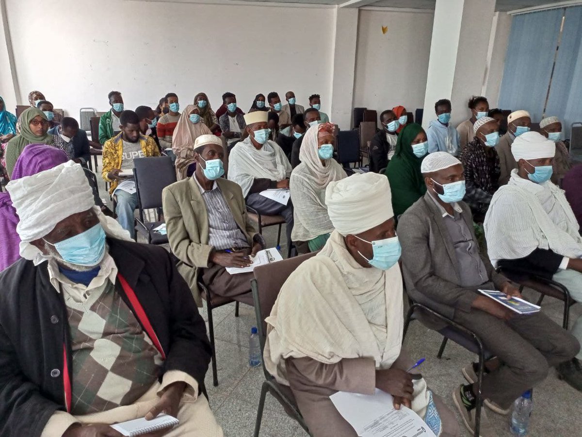 EMRDA6's tweet photo. Ethiopian Muslims Relief and Development Association conduct Experience sharing among youth Peace builders and Women of faith, peace committee Mada Walabu University peace forum and other peace structures https://t.co/FASqluXcE7