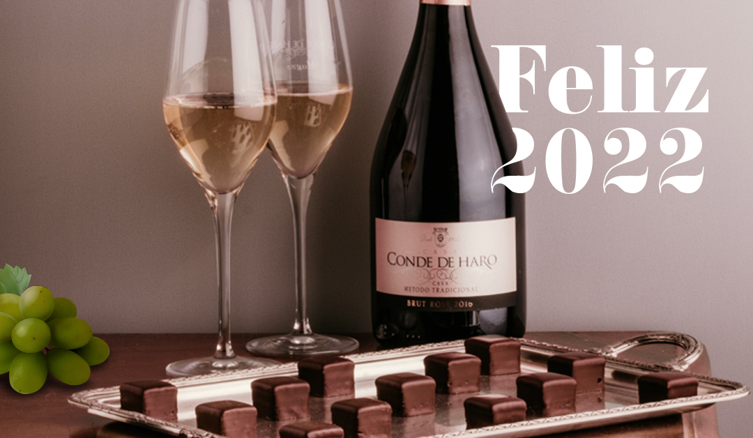bodegasmuga's tweet photo. Estamos con un pie metido en 2022 y solo podemos decir ¡gracias!. A todos los que, un año más, habéis confiado en nosotros. Desde #BodegasMuga seguimos evolucionando para dar siempre lo mejor de nosotros y de nuestros vinos🍷 Feliz 2022✨ https://t.co/v59s5oPTfR