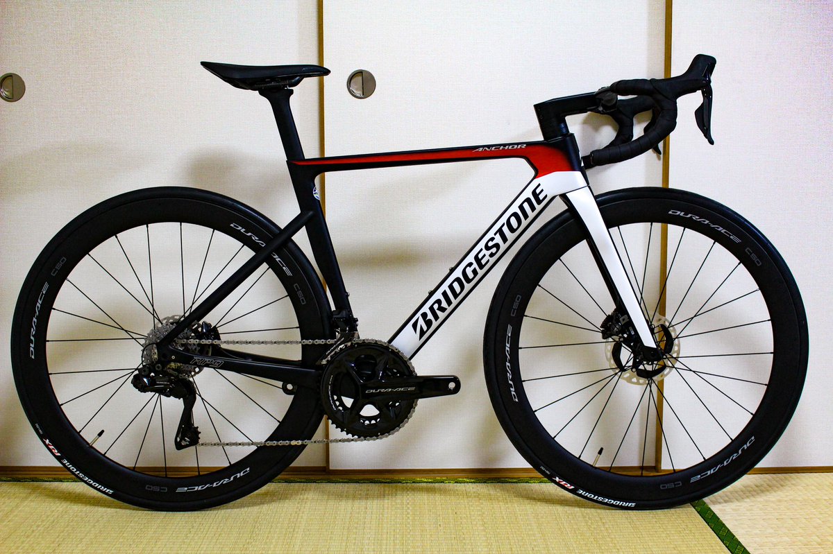 イとウ tweet media