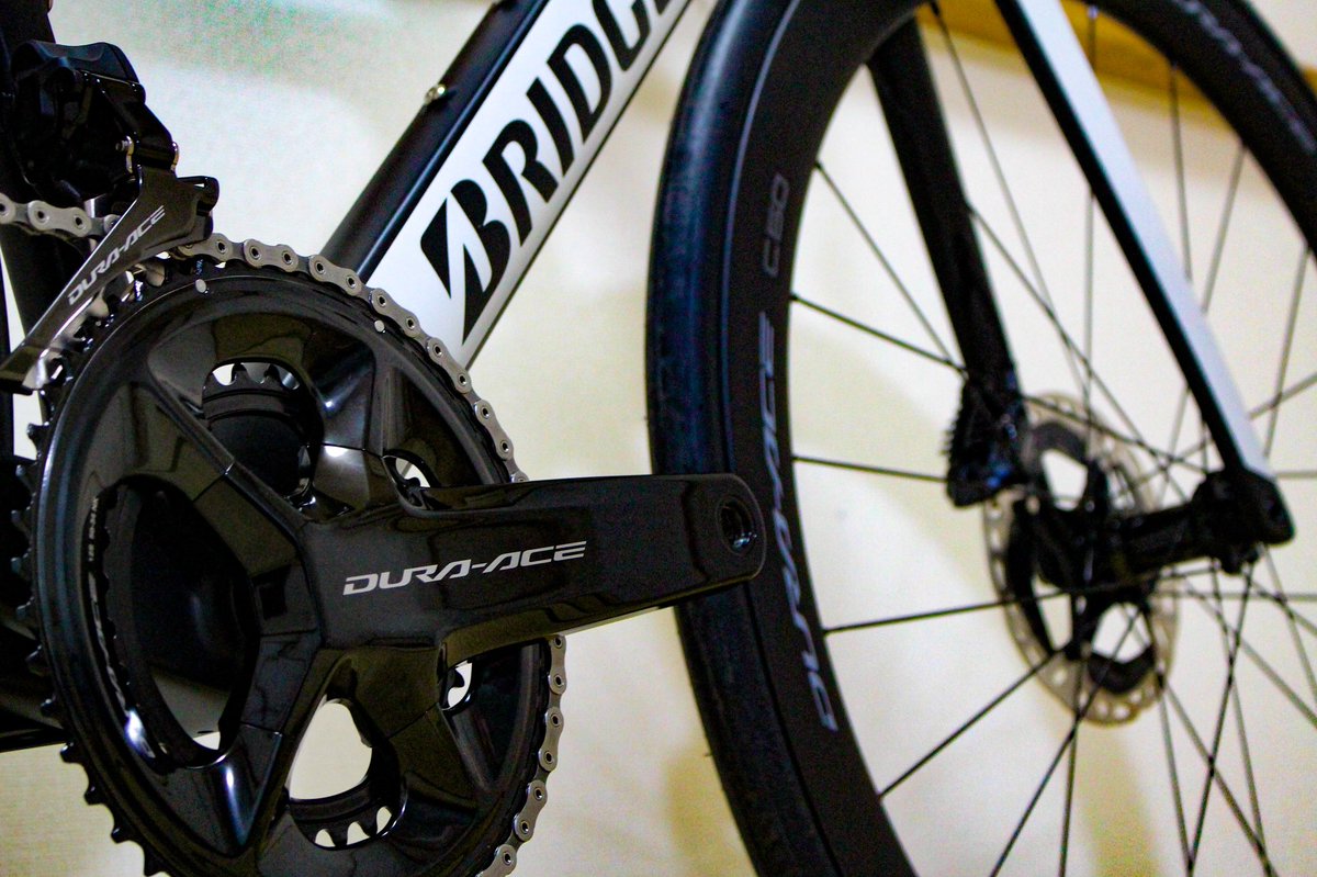 イとウ tweet media