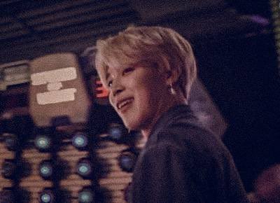 jiminfactory's tweet photo. 📸 jimin you will always have the warmest glow  ♡ https://t.co/2UlQ7gEV88