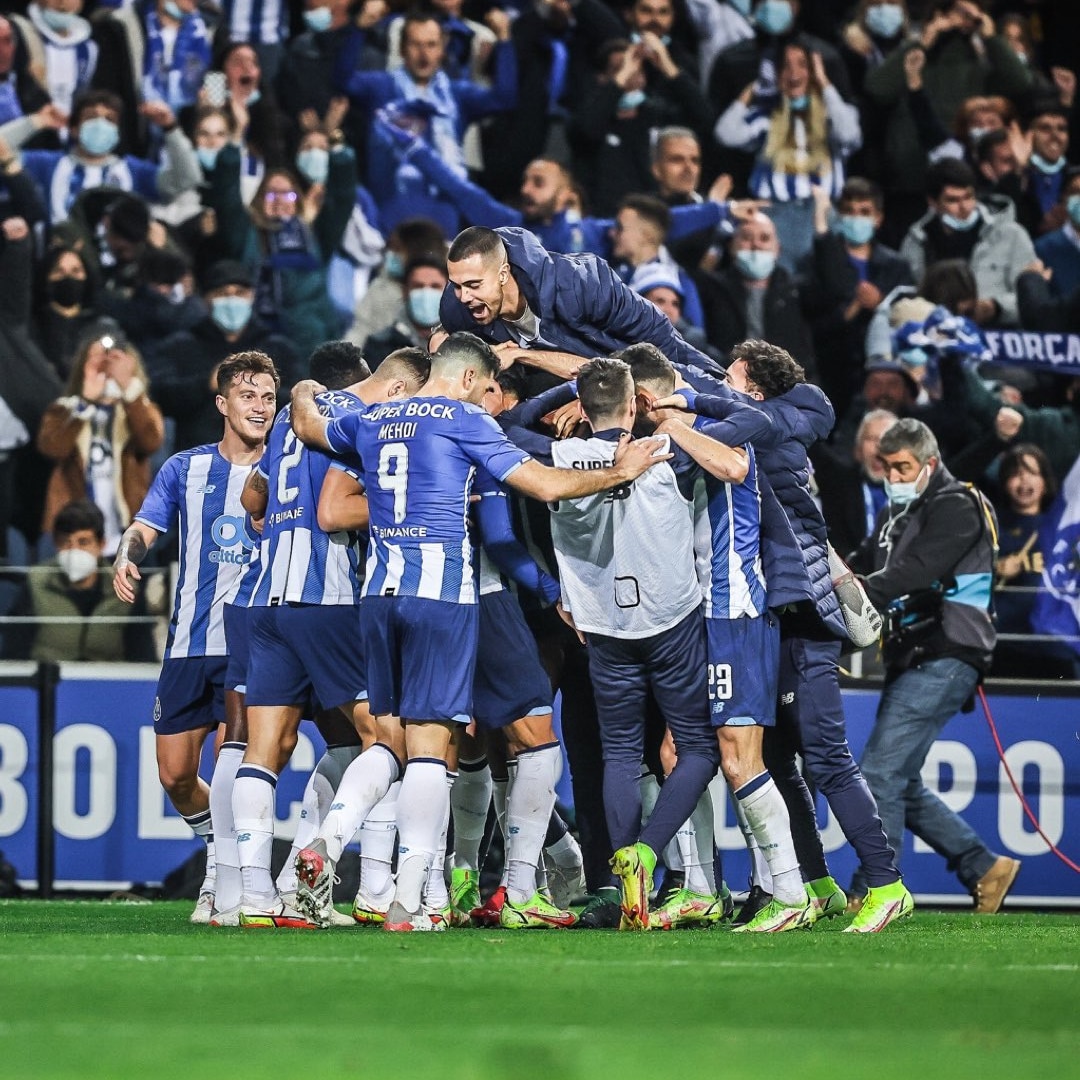 Honrem a camisola do <a href="/FCPorto/">FC Porto</a> e a vitória vai aparecer. Para cima deles 🐉💙