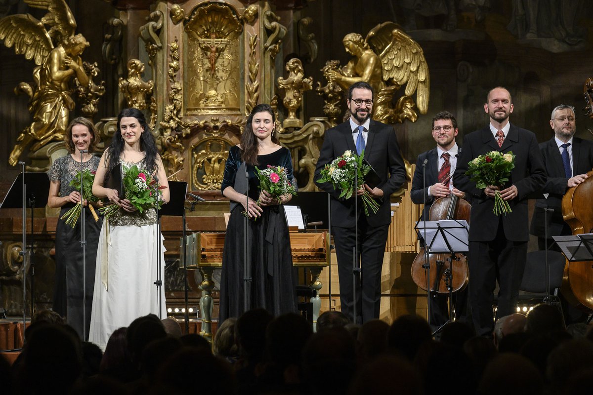 Collegium_M's tweet photo. Yesterday, the Church of Saints Simon and Jude carried the Christmas message in the works of Italian and Czech masters. With the Pastorale concert, the Baroque Soirées bid farewell to the year 2021. We look forward to seeing you in 2022! https://t.co/rPG7BmKYu0