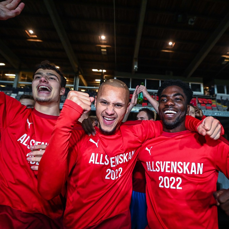 HelsingborgsIF's tweet photo. Sammanfattning av sportsliga resultat 2021 ✨

Bläddra ➡️