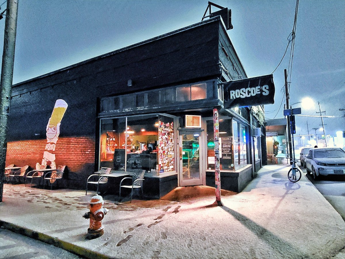 NewSchoolBeer's tweet photo. A brief history of beloved PDX beer bar @Roscoespdx ahead of their 15th Anniversary https://t.co/s2Lwsi7cwb
#roscoes #portlandbars #pdxbars #pdxdrinks #inpdx #pdxbeer #montavillapdx https://t.co/32g58kXt0o