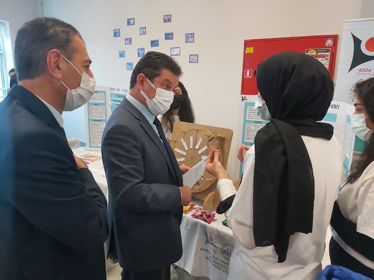 CekmekoyMEM's tweet photo. İlçe Milli Eğitim Müdürümüz Sayın Burhan BAYRAK ve Şube Müdürümüz Ali ERKOÇ, Fatma Talip Kahraman Kız Anadolu İHL'de TÜBİTAK 4006 Bilim Fuarı sergisinin açılışına katıldılar. 📣 @tcmeb @mirimiran23 @burhan131 @ibrahimozan2929 @alierkoc @memleventyazici @Tubitak https://t.co/tPUbDB1ev1