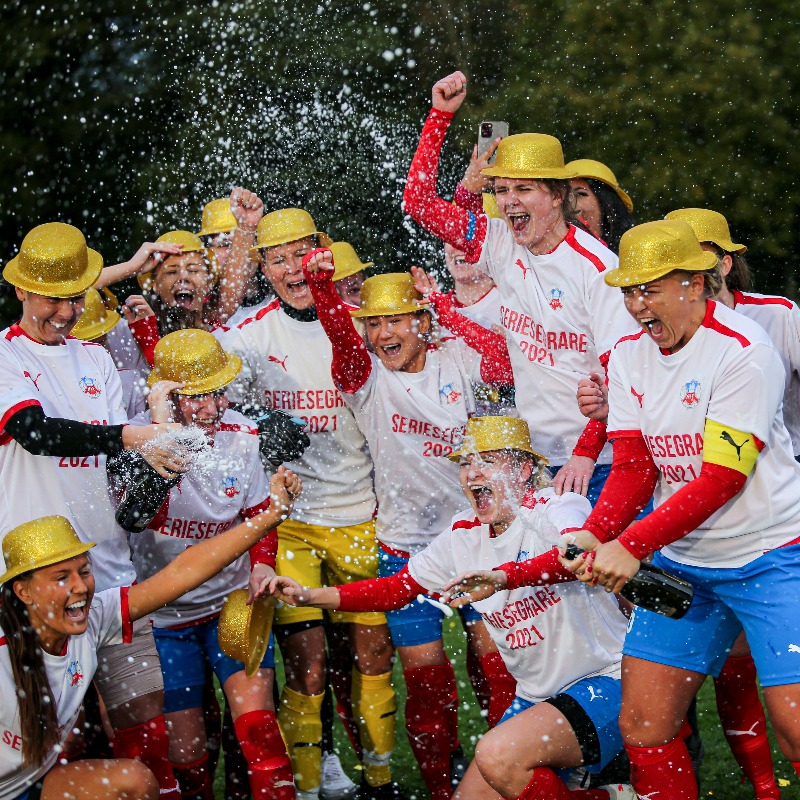 HelsingborgsIF's tweet photo. Sammanfattning av sportsliga resultat 2021 ✨

Bläddra ➡️