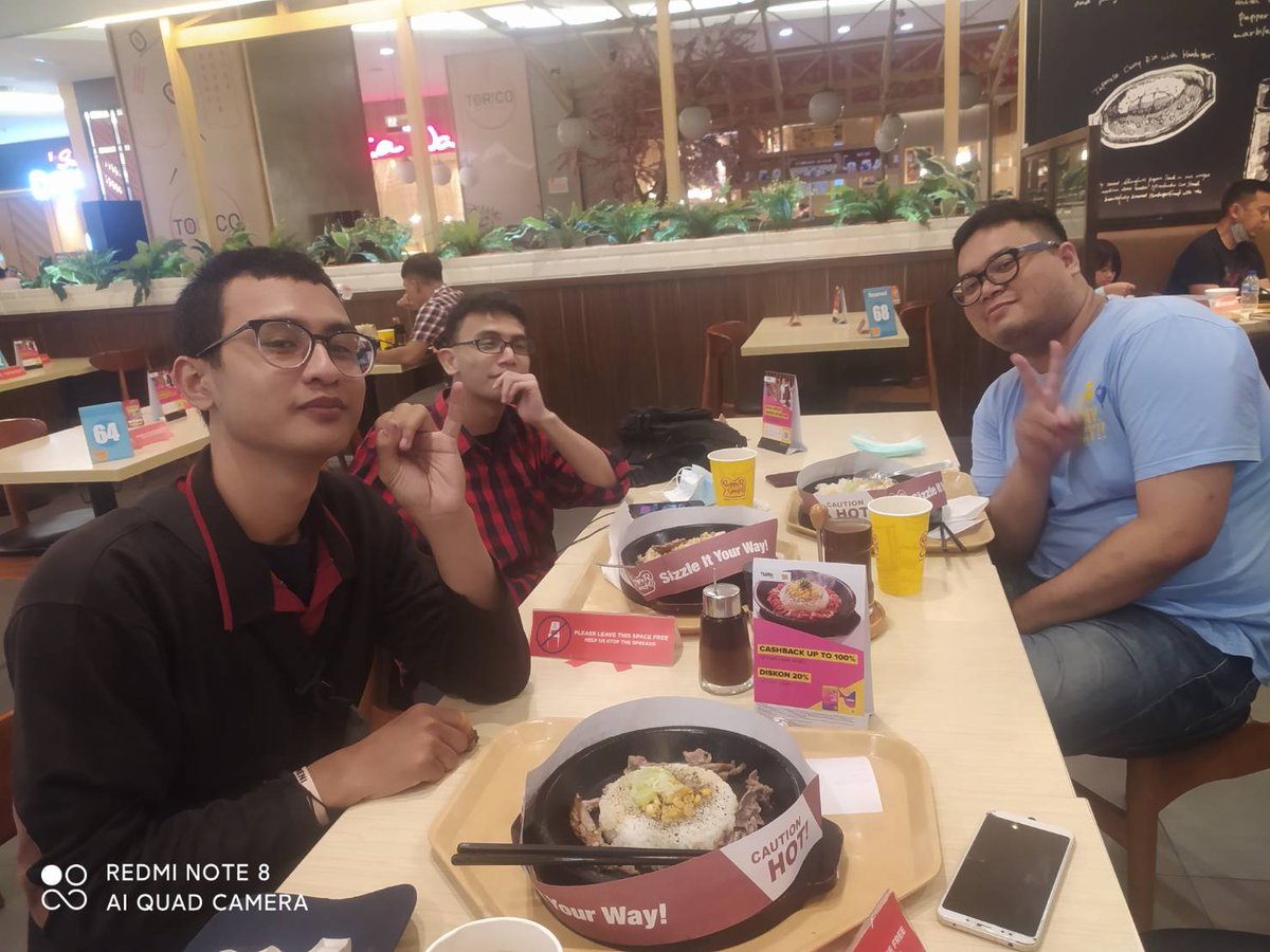 Pembubaran admin <a href="/Atmosfia_INA/">ATMOSFIA #FID21BIRTHDAY</a> bersama <a href="/galih_near/">ガリイ</a> dan @hyyysell. Acara ini tidak ditraktir oleh Fidly kok