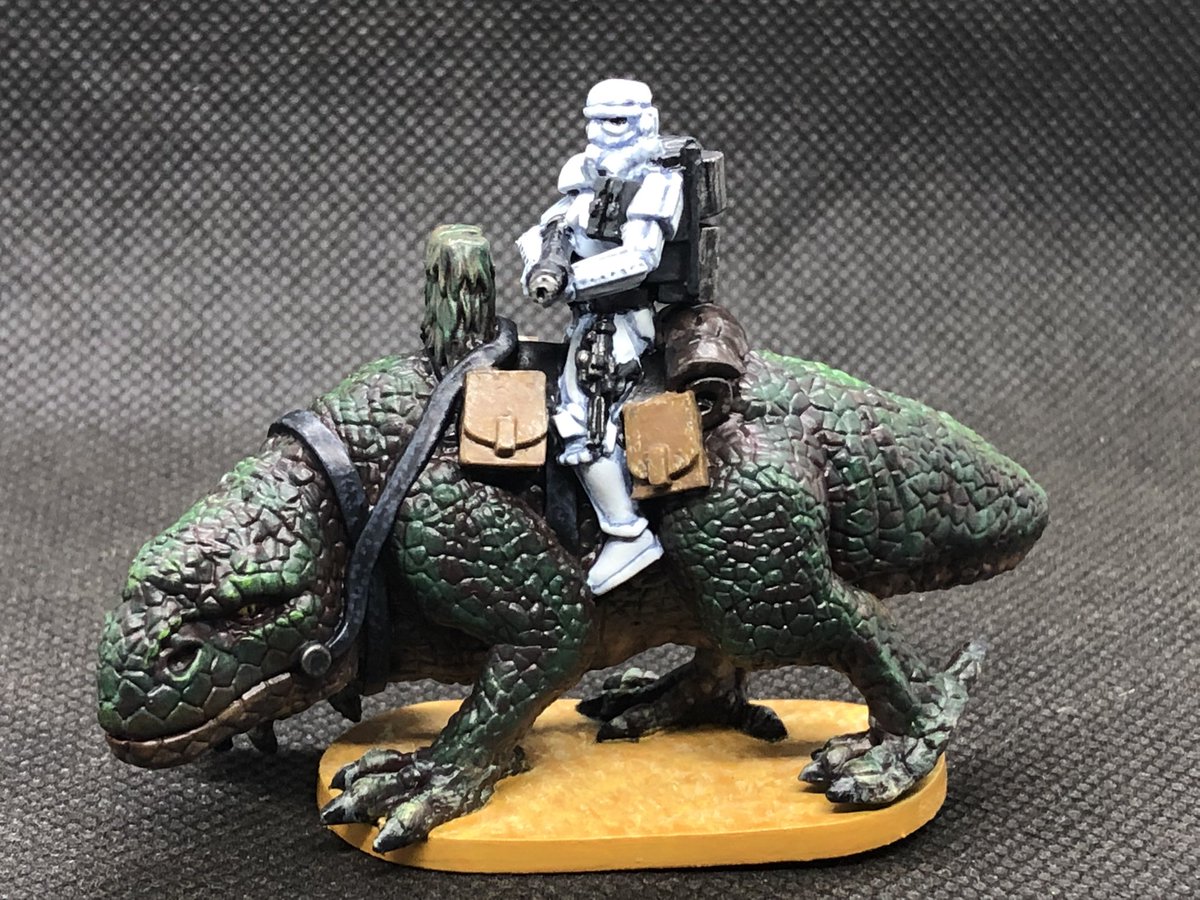 I painted something different for my last model of the year. A Star Wars mini using only stippling on the dewback. I cannot take a good photo of the stormtrooper as the white just ends up a blob. But it looks ok IRL