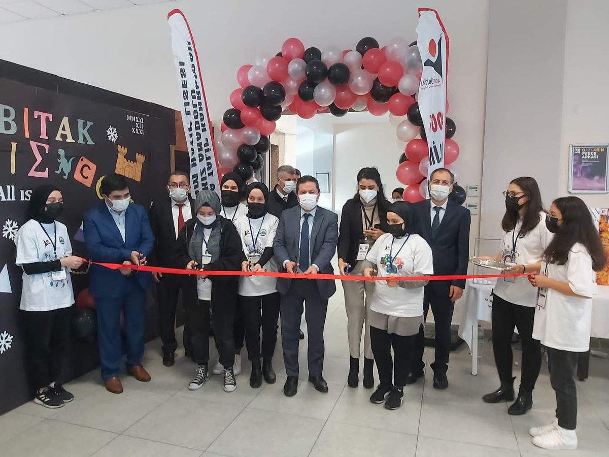 CekmekoyMEM's tweet photo. İlçe Milli Eğitim Müdürümüz Sayın Burhan BAYRAK ve Şube Müdürümüz Ali ERKOÇ, Fatma Talip Kahraman Kız Anadolu İHL'de TÜBİTAK 4006 Bilim Fuarı sergisinin açılışına katıldılar. 📣 @tcmeb @mirimiran23 @burhan131 @ibrahimozan2929 @alierkoc @memleventyazici @Tubitak https://t.co/tPUbDB1ev1