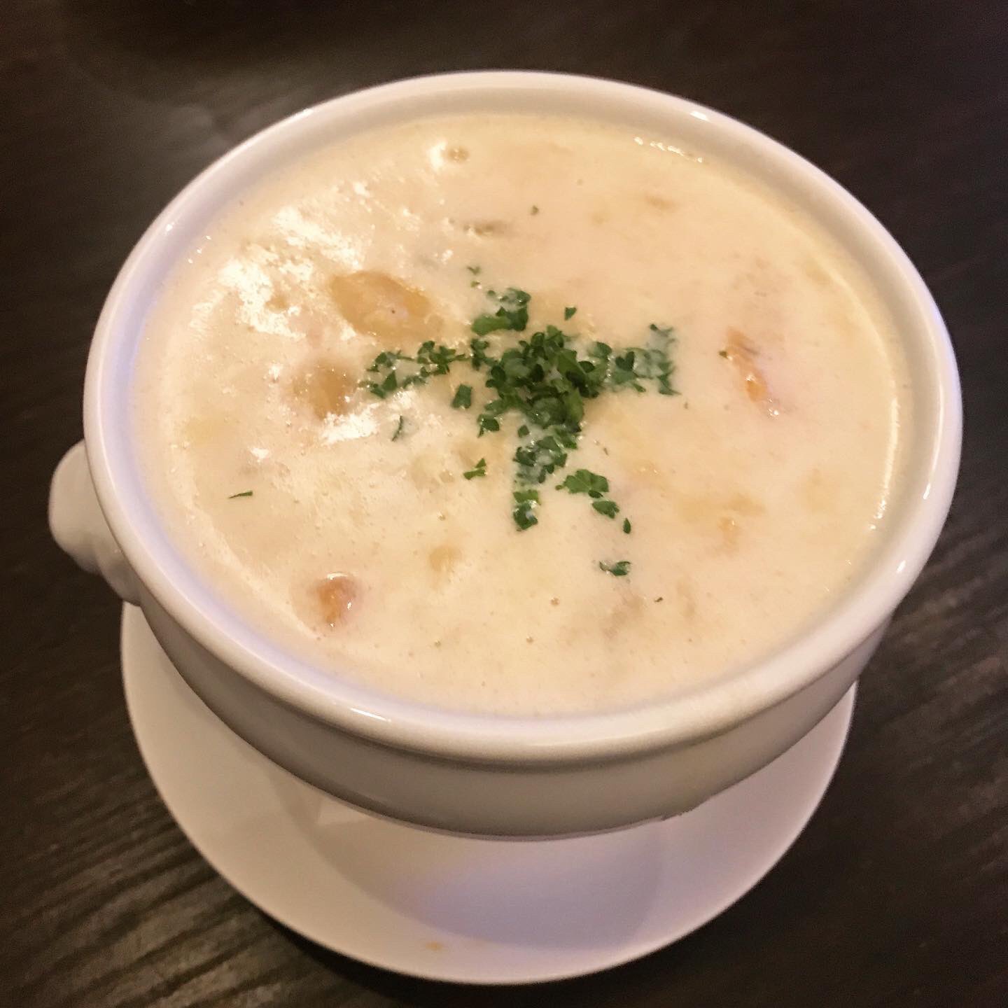 酒徒 しゅと おうちで中華 冬の定番 カレンスキンク 燻製鱈のミルクスープ がとてもいい 香りと旨味が濃密で ギネスが進む 呑めるスープなのだ T Co 7e95uohq Twitter