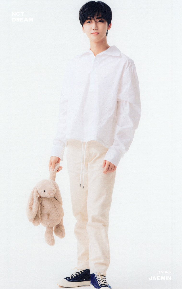 jamong1323's tweet photo. SEASON'S GREETINGS 2022 
엽서세트 스캔

재민 🐰🐰 https://t.co/vVD5KhGtmE