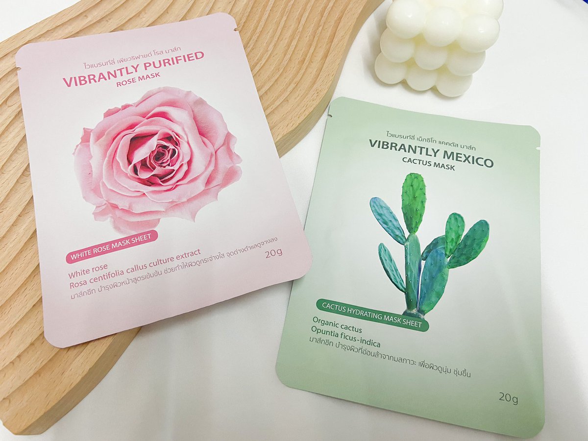 evevereview's tweet photo. ดูซีรีส์จนดึกดื่นหน้าโทรมไม่ไหวเลยต้องหันมาบำรุงผิวหน่อย #vibrantlymask ตัวนี้ช่วยได้เยอะเลยเค้ามี 2 สูตรอีฟใช้สูตร Purifield Rose🌹💫 ใช้แล้วผิวจะดูเด้ง ดูอิ่มน้ำเหมือนนอนครบ 8 ชม.ต่อวัน ตัวแผ่นมาส์กชีทคือนุ่ม น้ำมาส์กก็เข้มข้นแต่ไม่เหนอะหนะ #ริ้วรอย #อิ่มน้ำ #ใช้ดีบอกต่อ https://t.co/VWDidJe4VD